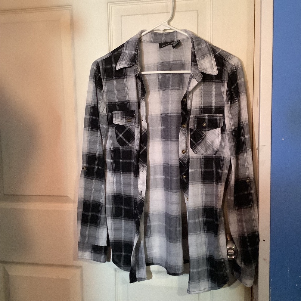Women’s Rue21 Long sleeved Plaid shirt Size S
